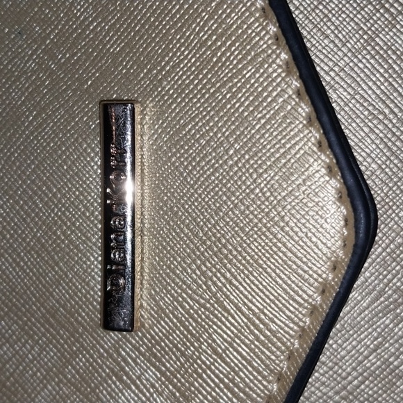 New with tags Diana kor gold sling bag - Picture 2 of 7